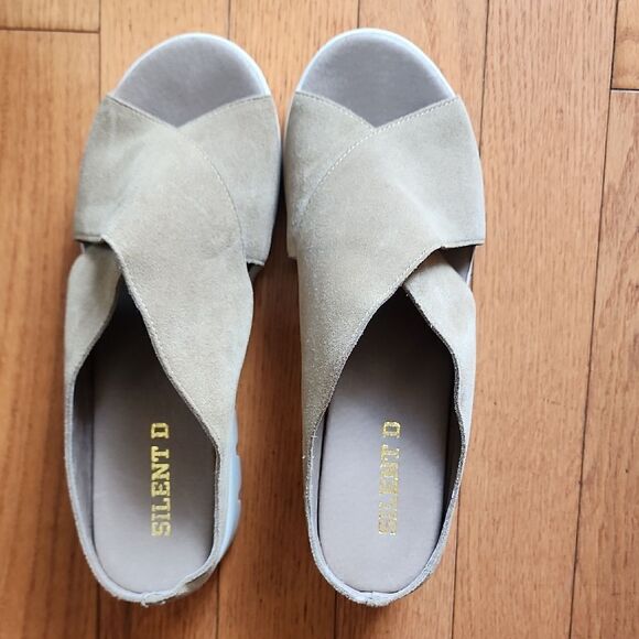 Silent D Shoes - Women's Beige Suede Mules- Women's Size 40 / 9.5